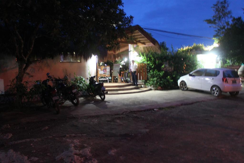 Vanilla Sky Dive Resort Bolod  Buitenkant foto